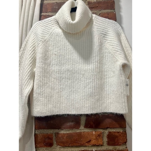 NWT Old Navy Gap Cropped Shaker-Stitch Turtleneck Sweater XS - Picture 4 of 8